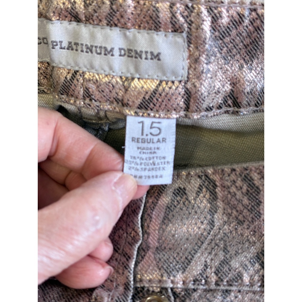 Chicos Platinum Denim Metallic Snakeskin Print Pants Bronze Tan Size 1.5 Regular - Picture 6 of 7